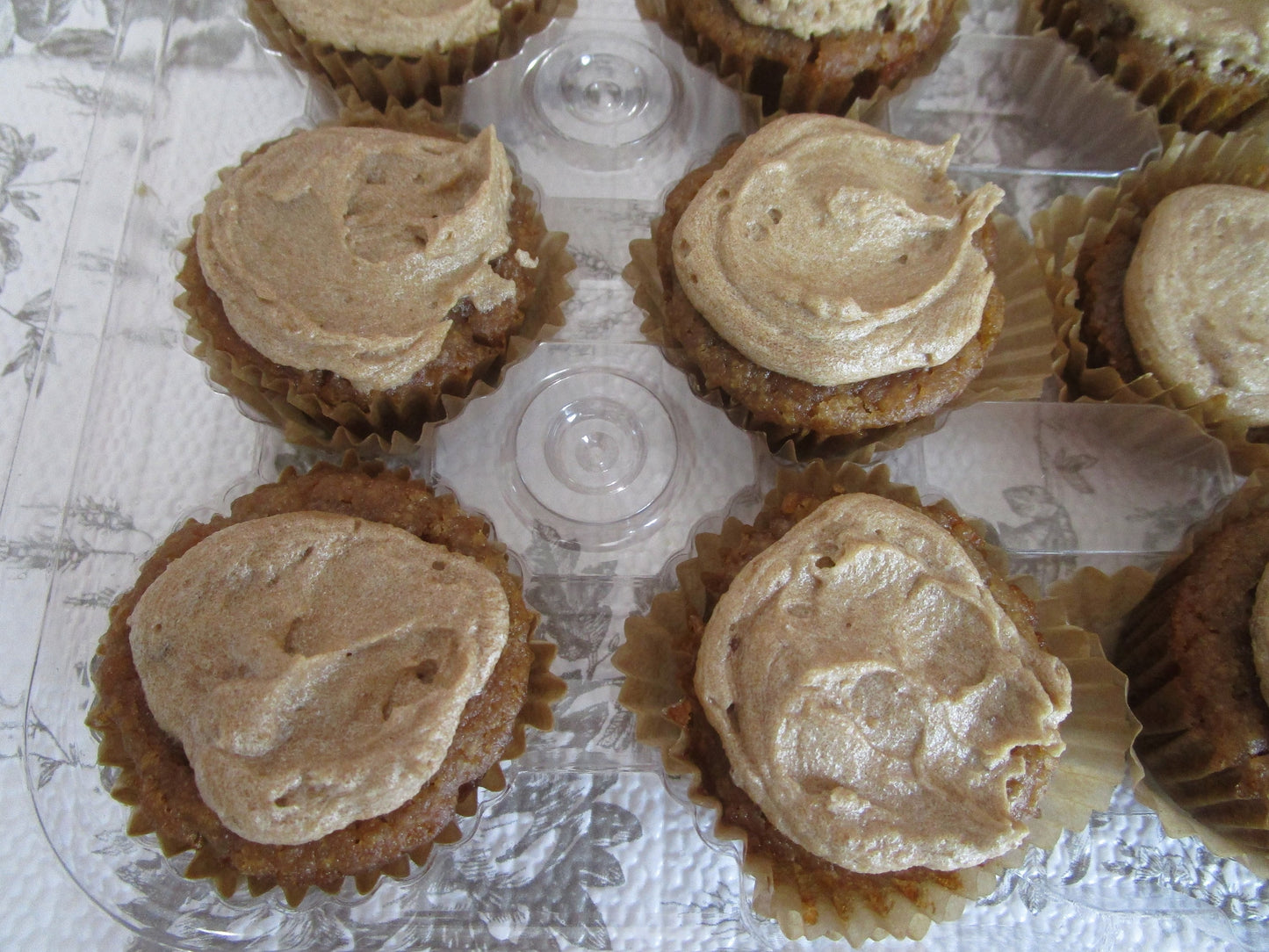 Mini Cupcakes AIP Paleo avec Glaçage à l'Érable