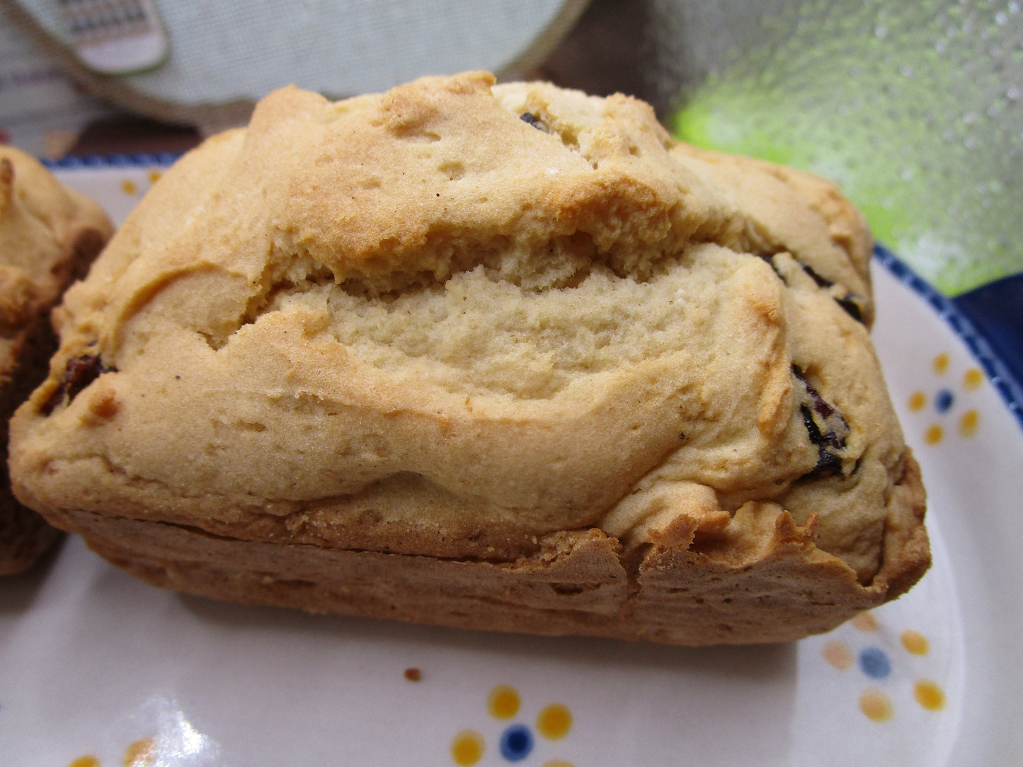 Pain Biscuit à la Cannelle et Raisins Secs Sans Sucre - Végétalien et Sans Gluten