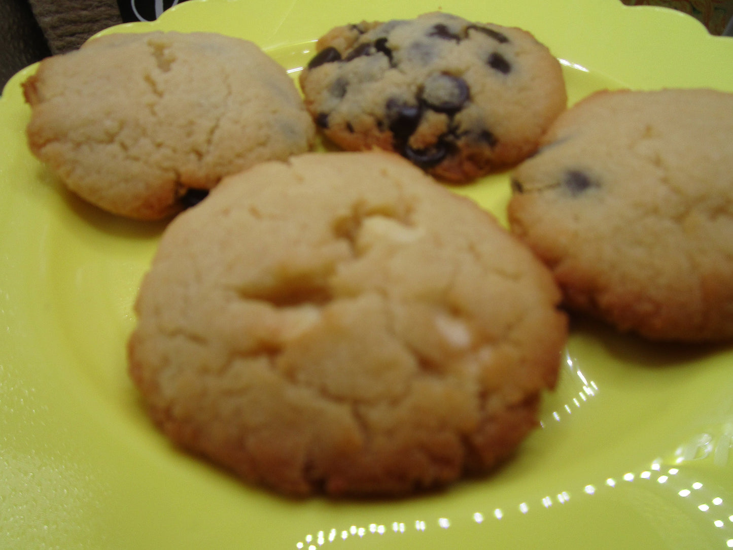 Galletas Keto de Chocolate Blanco y Nuez de Macadamia - Sin Azúcar y Veganas