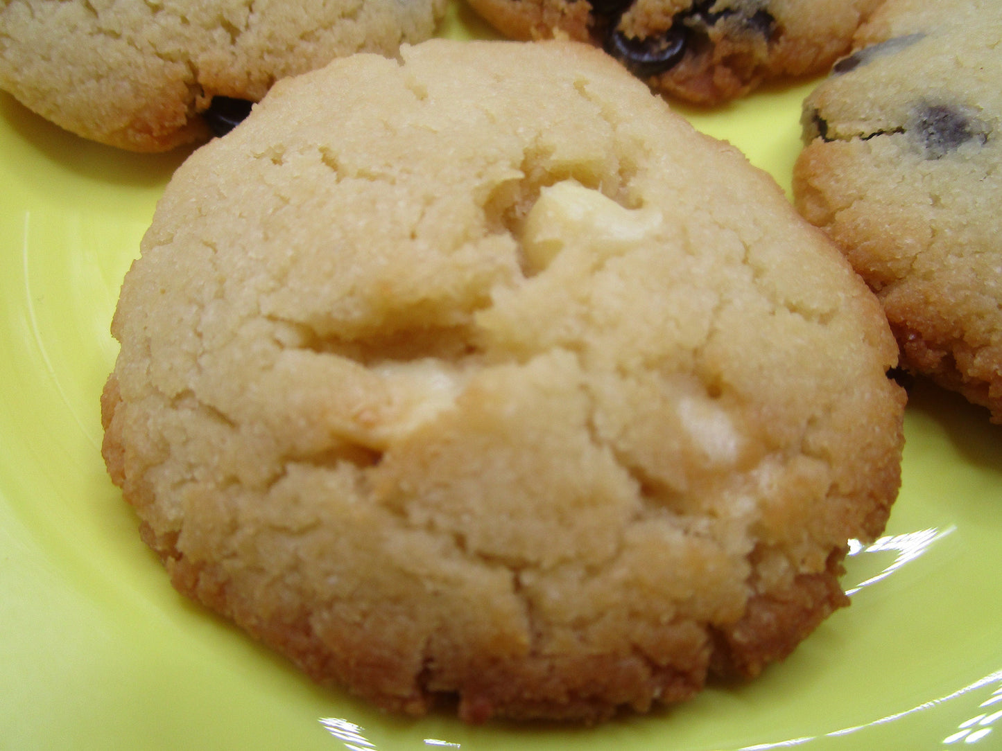 Galletas Keto de Chocolate Blanco y Nuez de Macadamia - Sin Azúcar y Veganas