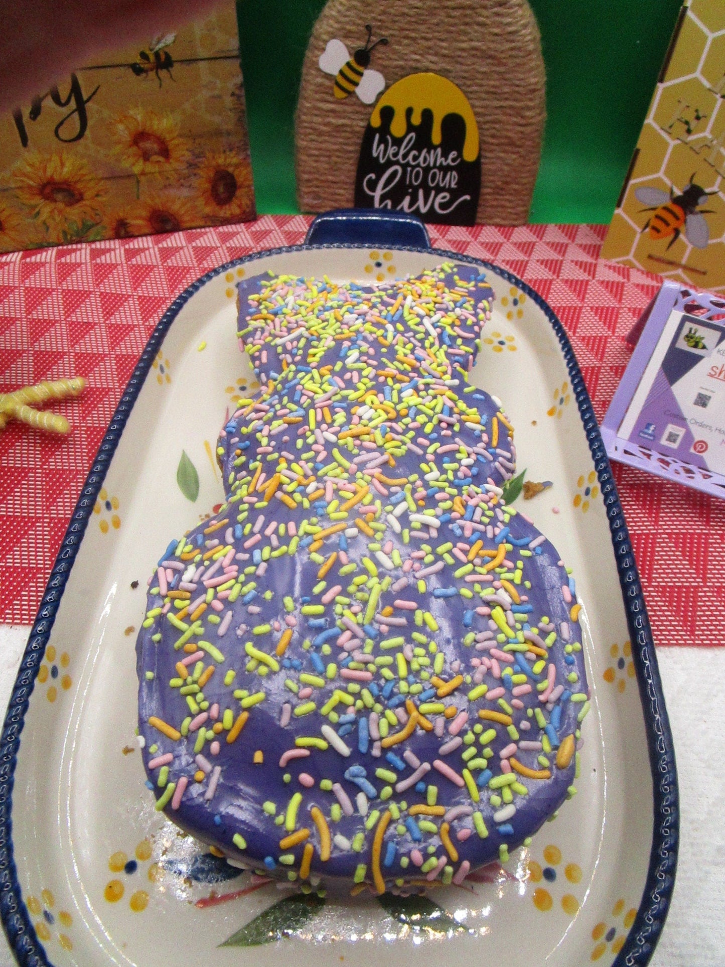 Gâteau de Pâques Bio en Forme de Lapin - Sans Gluten, Végan, Adapté aux Allergies