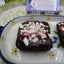 Brownies gourmets sans gluten avec des paillettes à base de plantes