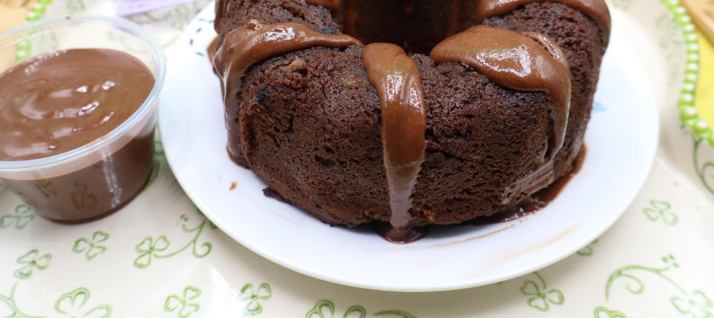 Pastel Bundt de Chocolate y Calabacín Keto - Sin Gluten y Bajo en Carbohidratos