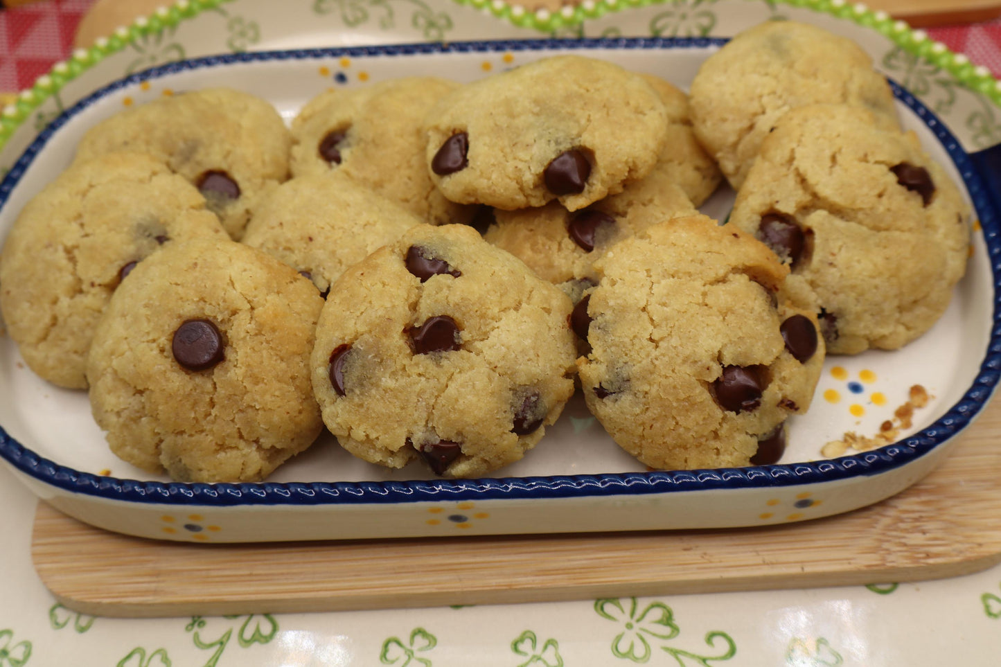Galletas Keto de Chocolate Blanco y Nuez de Macadamia - Sin Azúcar y Veganas
