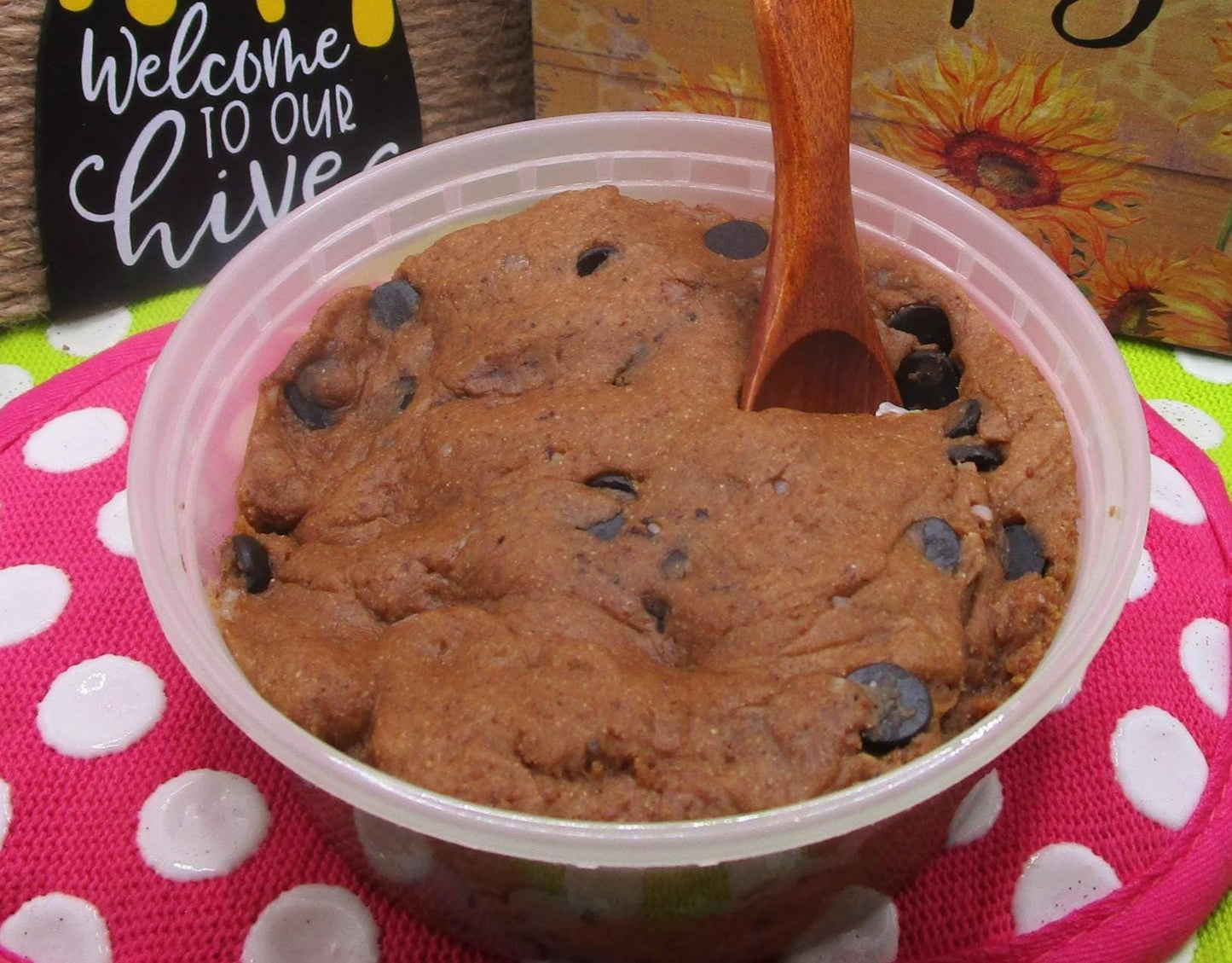 Pâte à biscuits comestible AIP Paleo avec pépites de caroube