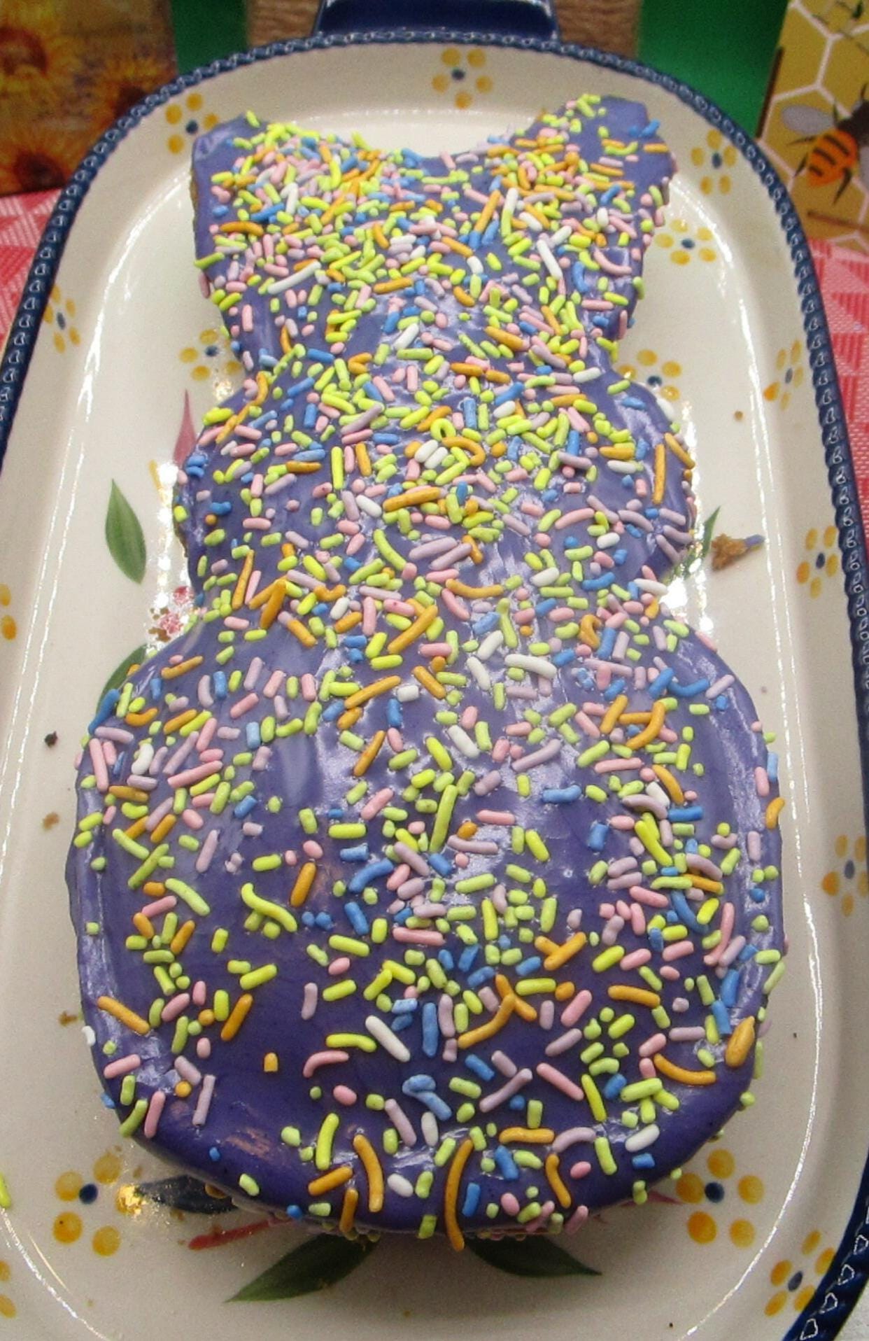 Gâteau de Pâques Bio en Forme de Lapin - Sans Gluten, Végan, Adapté aux Allergies