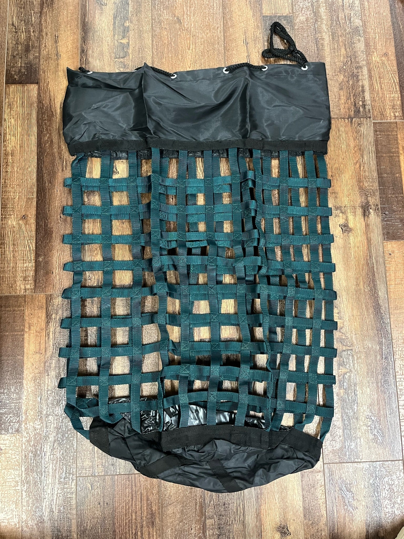 Adjustable XL Slow-Feed Hay Bag for Horses - Korvel