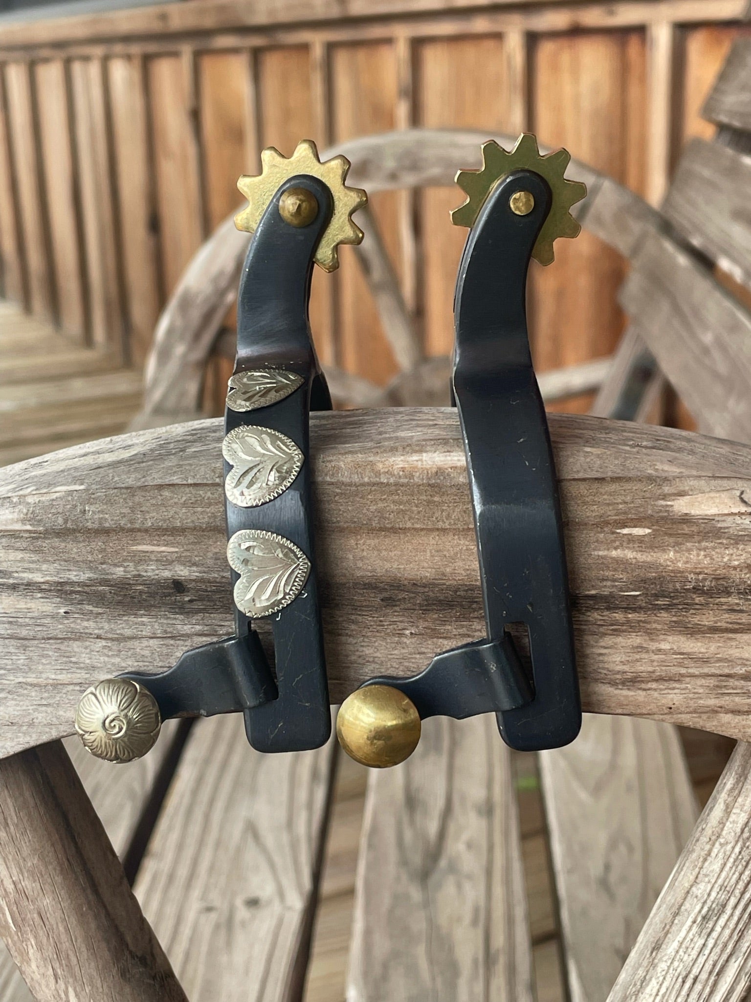 Youth Black Heart-Shaped Spurs for Equestrian Style - Korvel