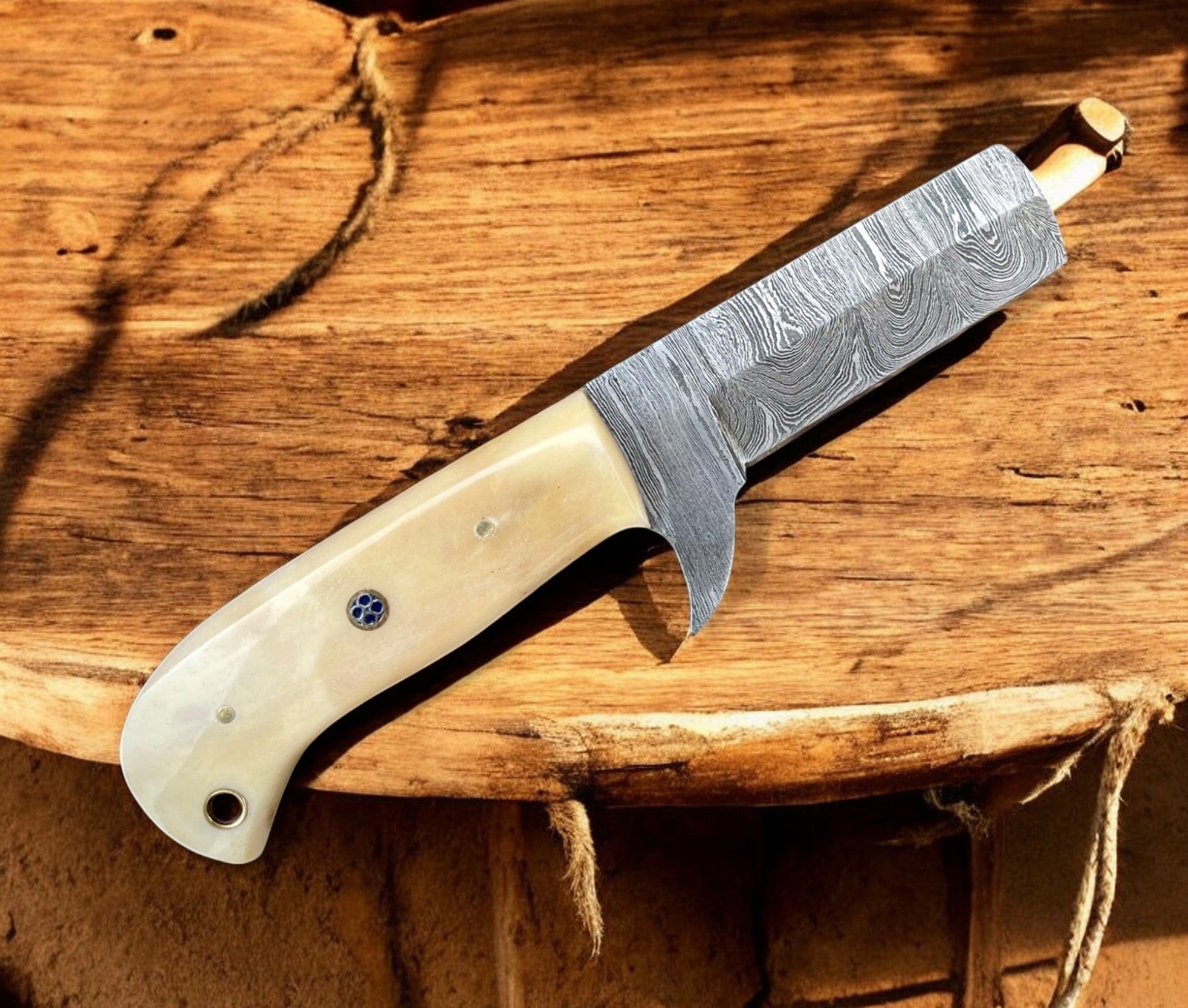 Premium Damascus Bull Cutter - Exquisite Bone Handle & Precision Blade - Korvel