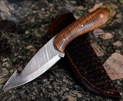 Premium Damascus Steel Gut Hook Knife for Hunters - Korvel