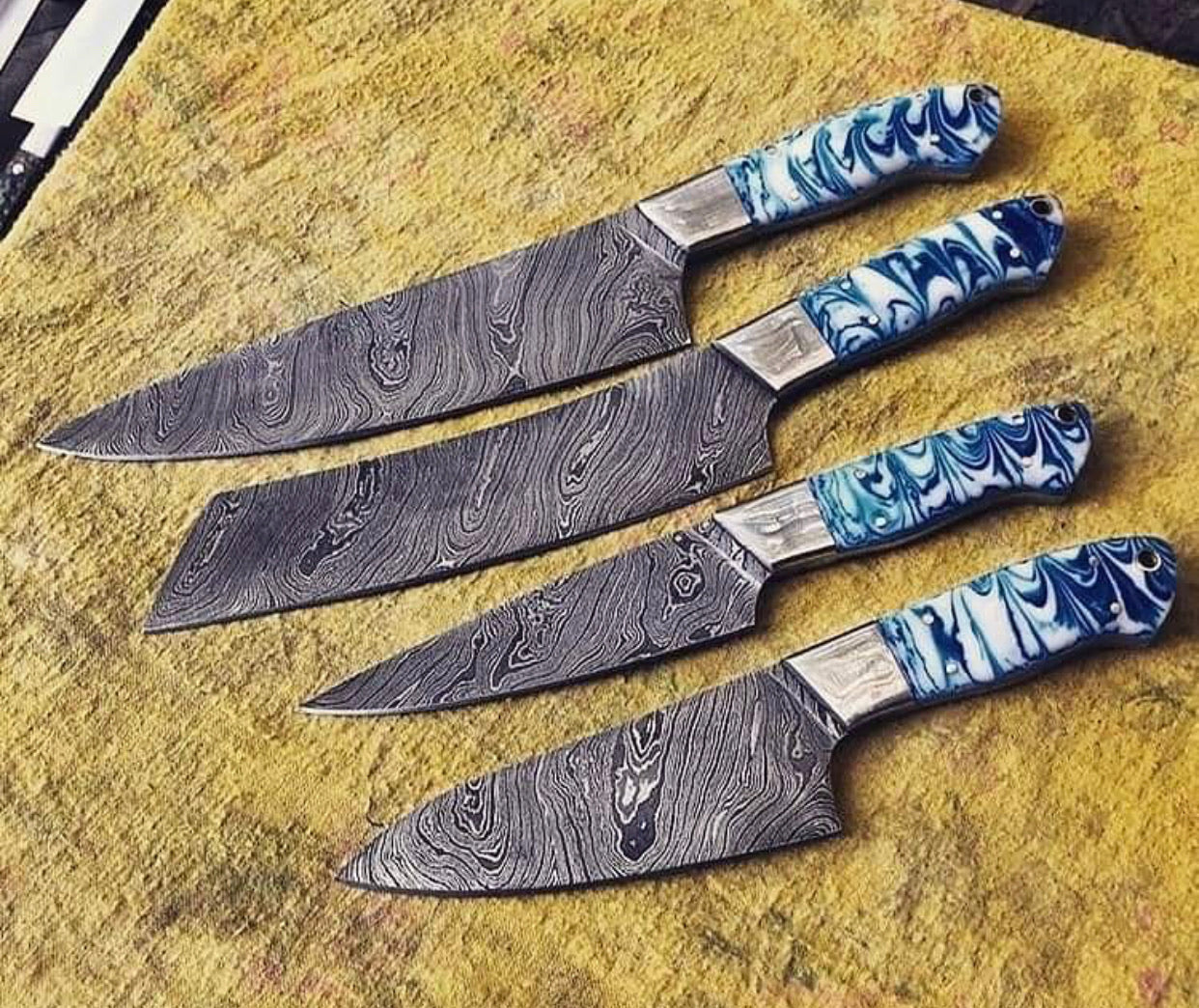 Premium Handmade Damascus Steel Knife Set for Culinary Excellence - Korvel