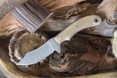 Premium Handmade Damascus Steel EDC Skinner Knife for Outdoor Adventures - Korvel