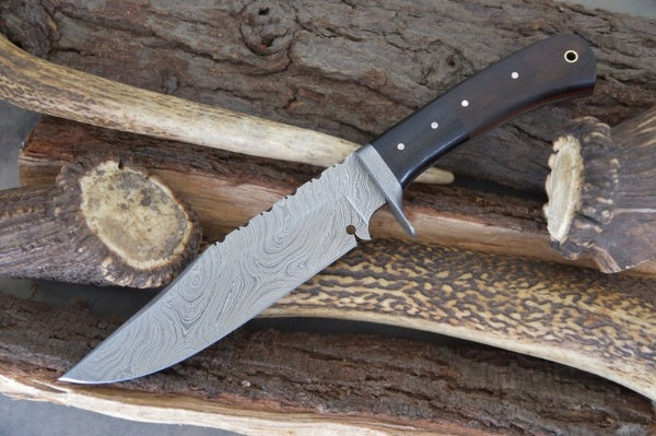 Artisan Crafted Damascus Steel Hunting Knife - Korvel