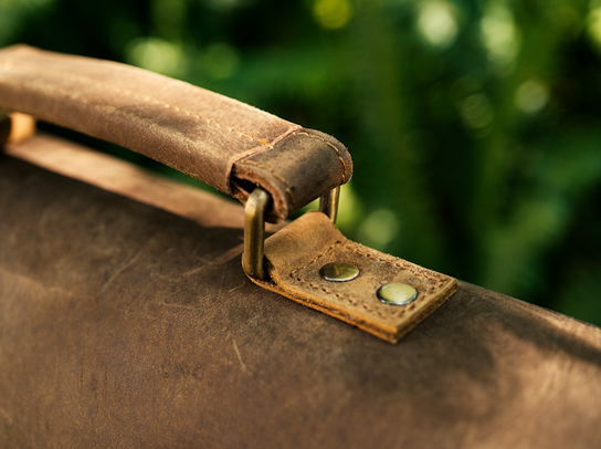 Elegant Vintage Brown Crazy Horse Leather Messenger Bag - Korvel