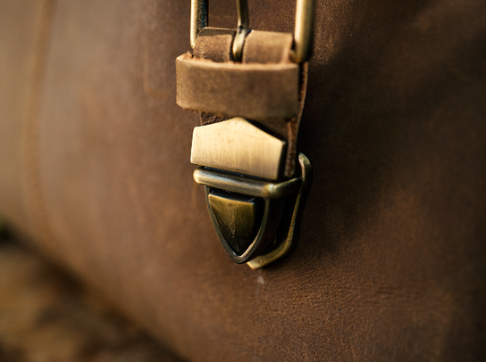 Elegant Vintage Brown Crazy Horse Leather Messenger Bag - Korvel