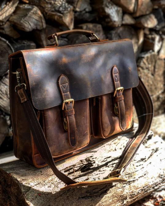 Timeless Leather Messenger Bag for the Modern Professional - Korvel