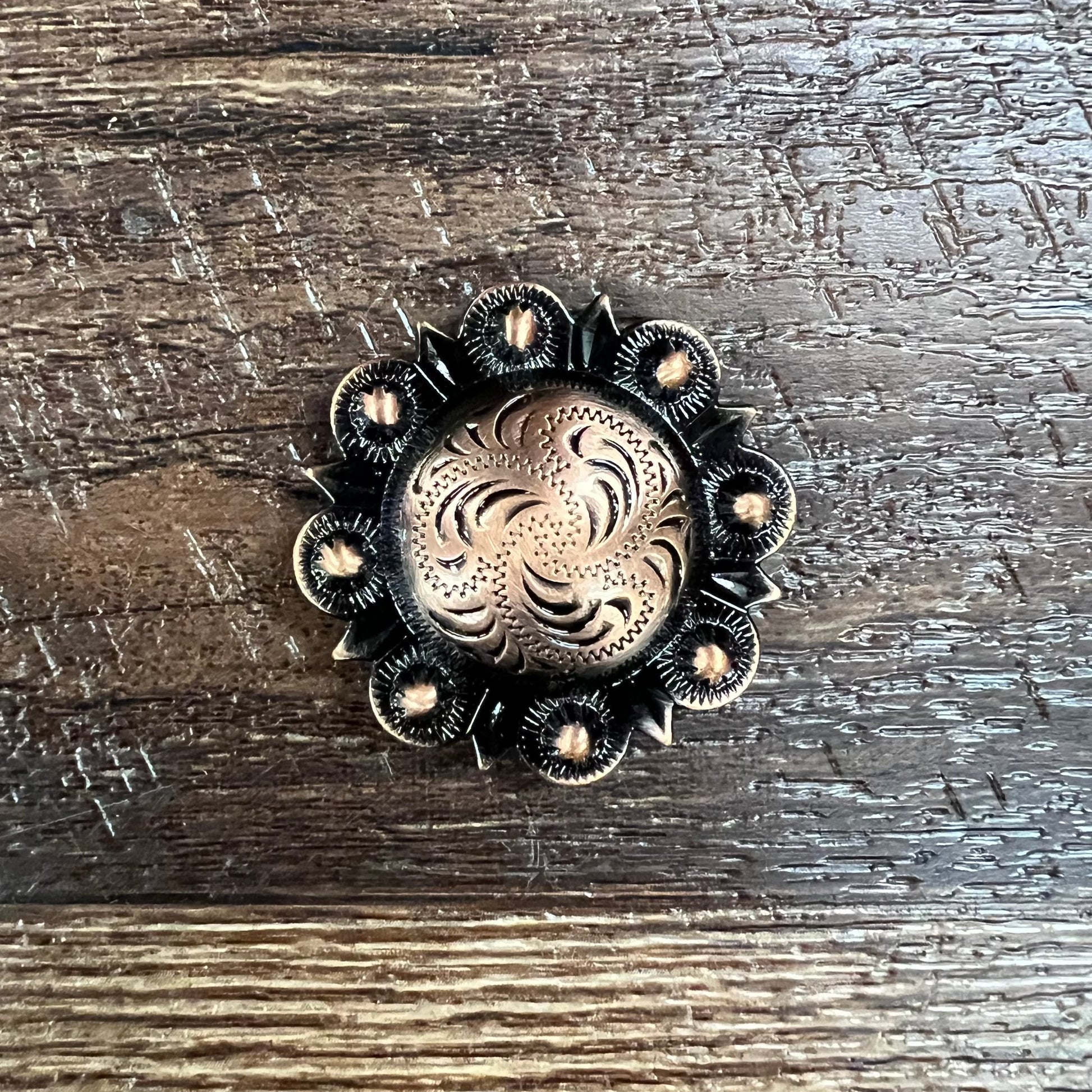 Vintage-Inspired Bronze Concho for Belts - Korvel