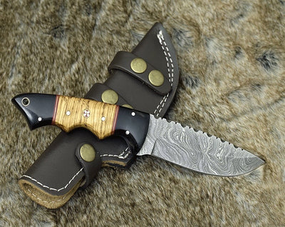 Premium Damascus Steel Skinning Knife for Hunters - Korvel