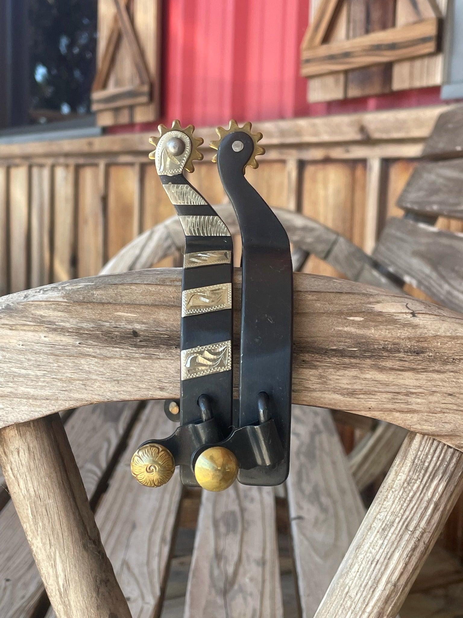 Elegant Black Engraved Spurs with Silver Accents - Korvel