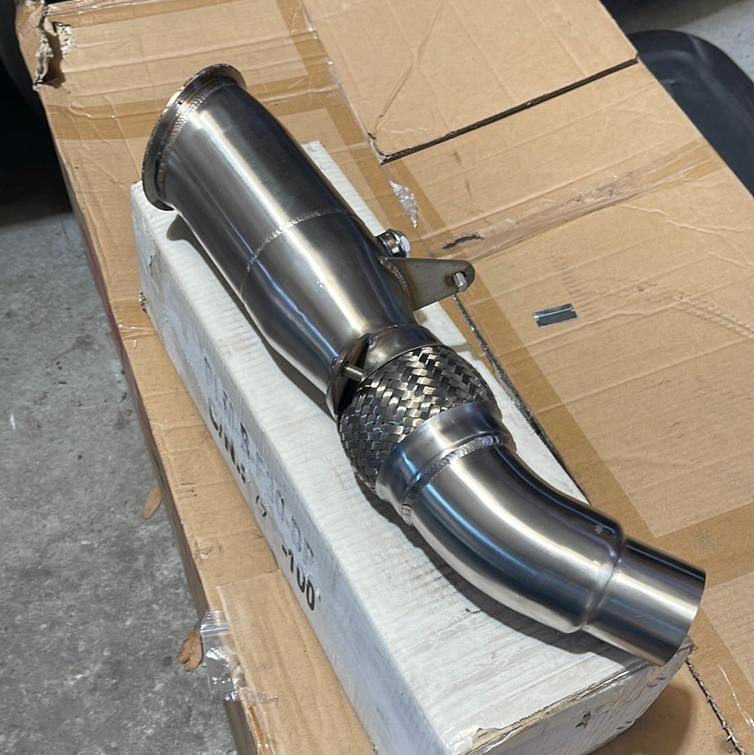MFG Power Driven Downpipe sin catalizador para BMW 328i 2012-2014