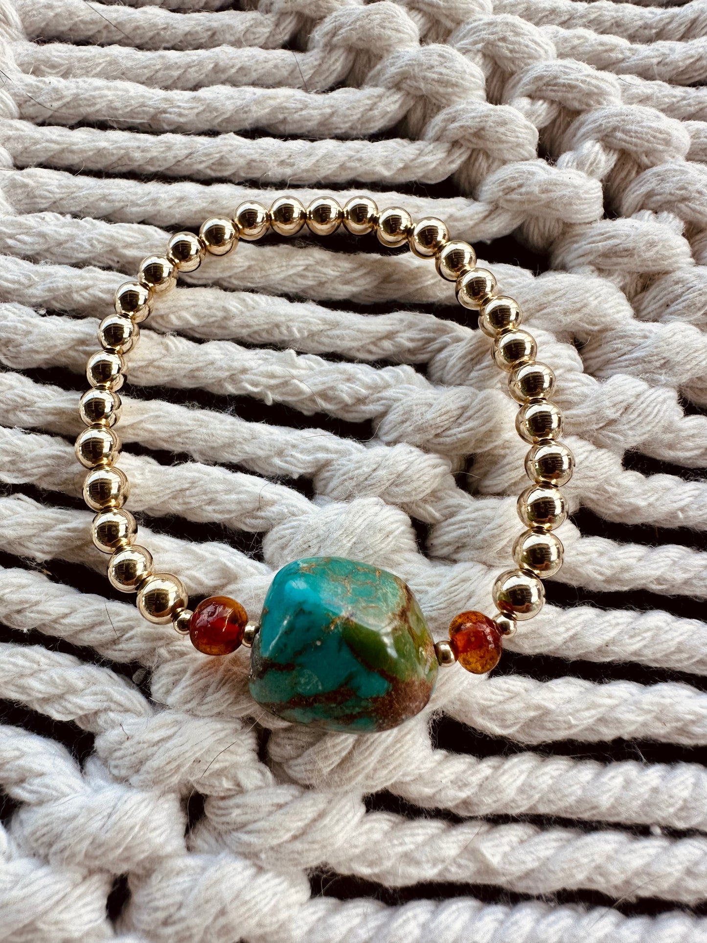 Pulsera de Turquesa Natural y Ámbar Báltico con Relleno de Oro de 14K