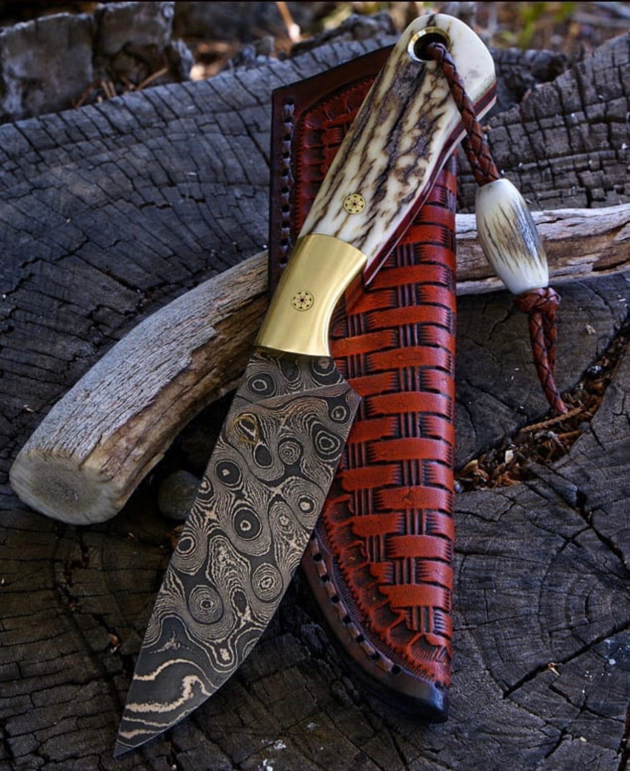 Premium Damascus Raindrop Skinning Knife for Outdoor Enthusiasts - Korvel