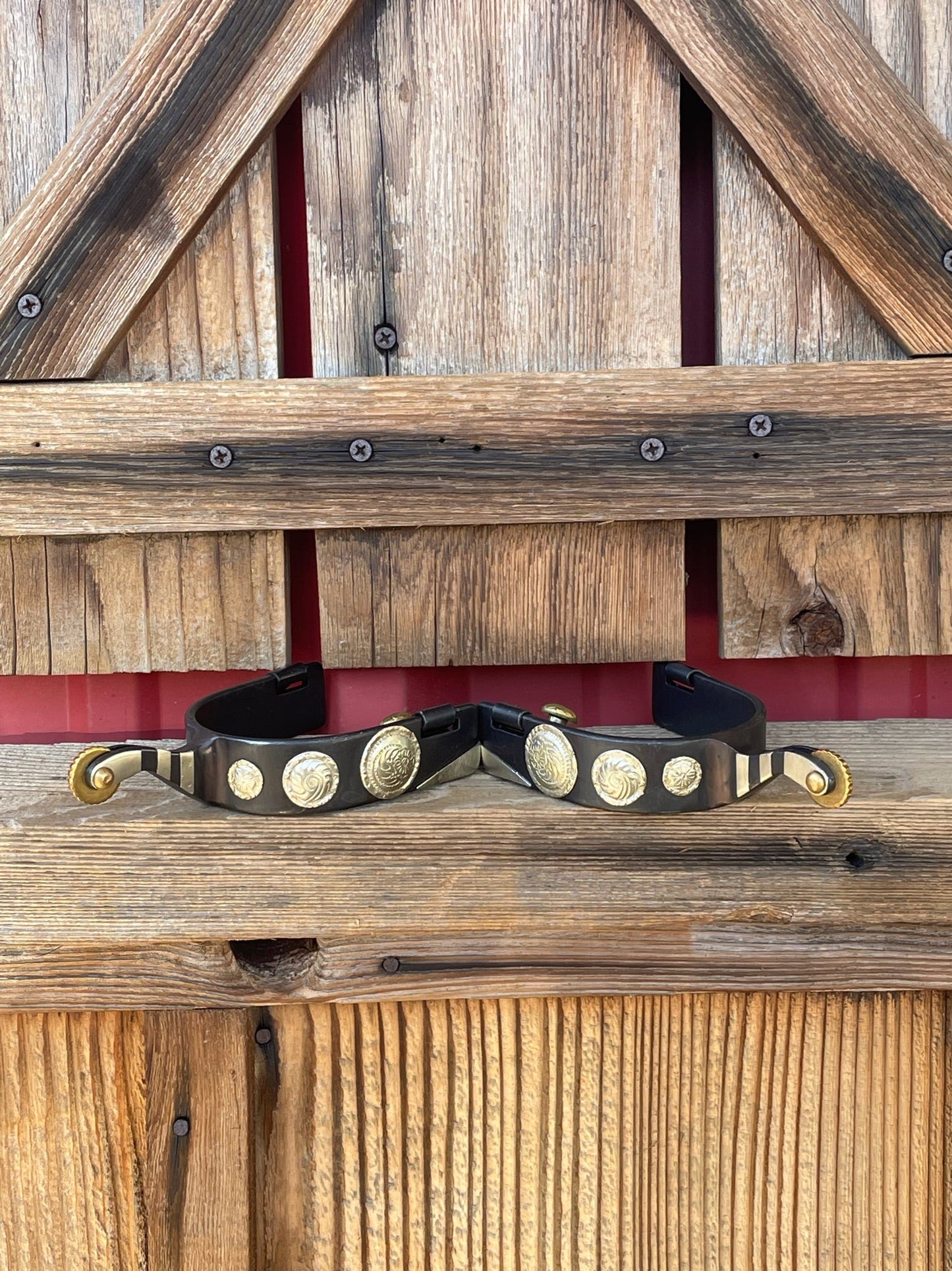 Elegant Black Steel Spurs with Silver Concho Accents - Korvel
