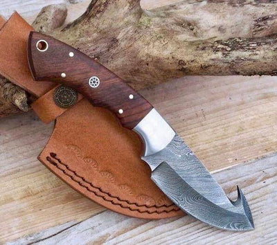 Handcrafted Damascus Steel Gut Hook Knife for Deer Skinning - Korvel
