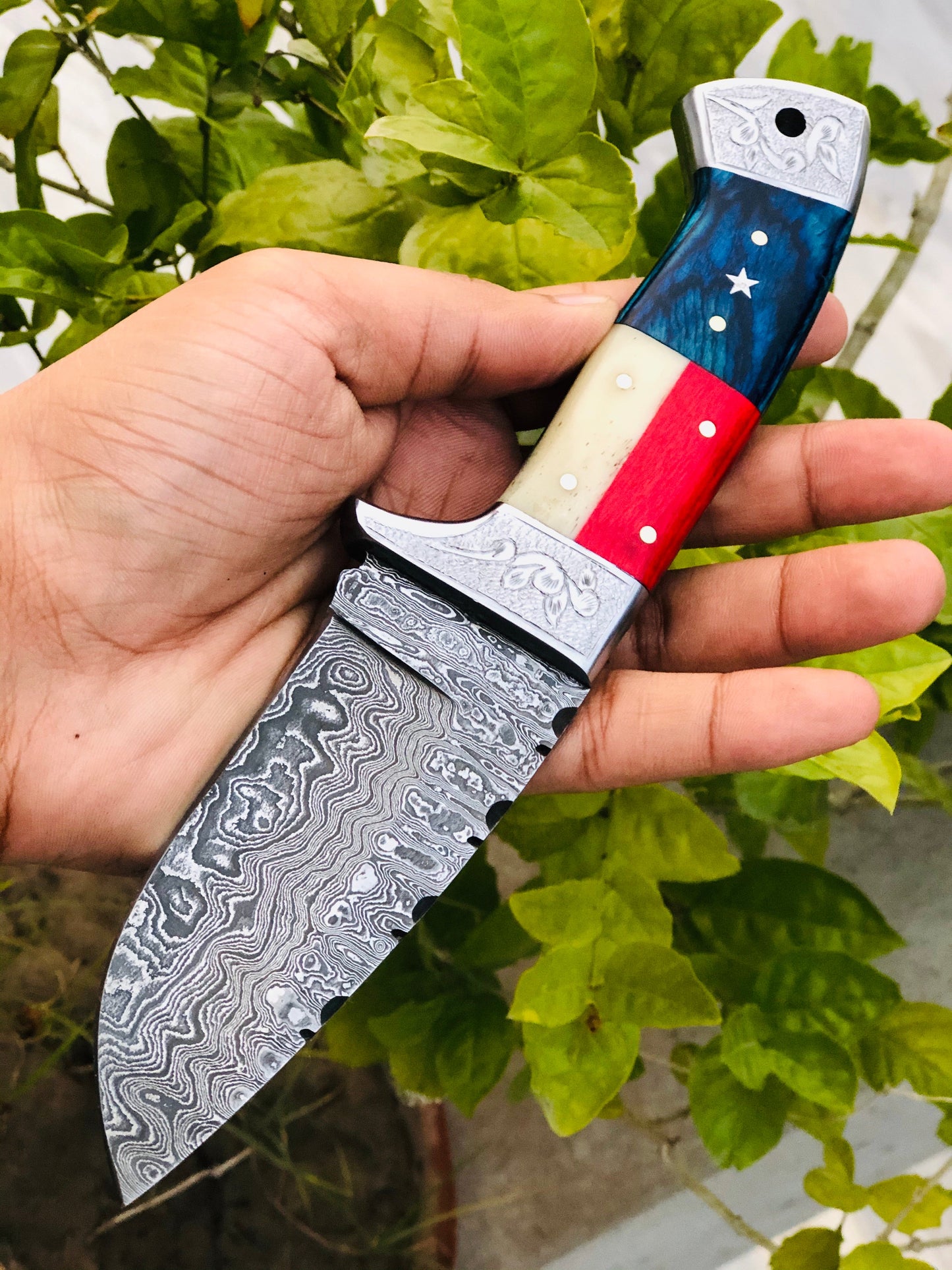 Engraved Texas Flag Hunting Knife with Damascus Steel Blade - Korvel