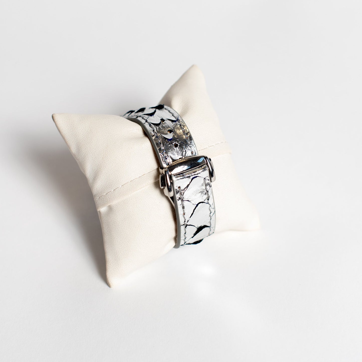 Bracelet en métal argenté premium pour Apple Watch