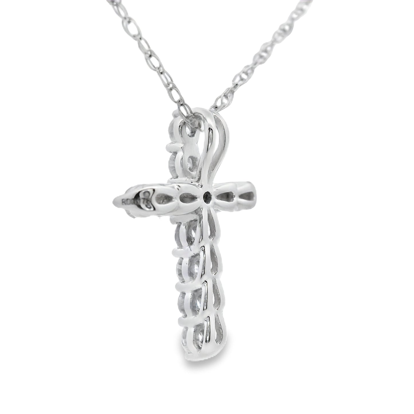 Colgante de Cruz de Diamante de 0.19 quilates en Oro Blanco de 14KT