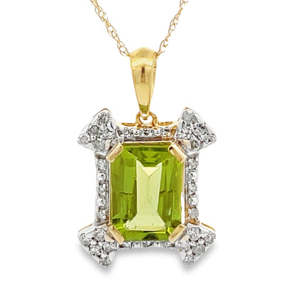 Peridot Diamond Fashion Pendant in 10KT Yellow Gold