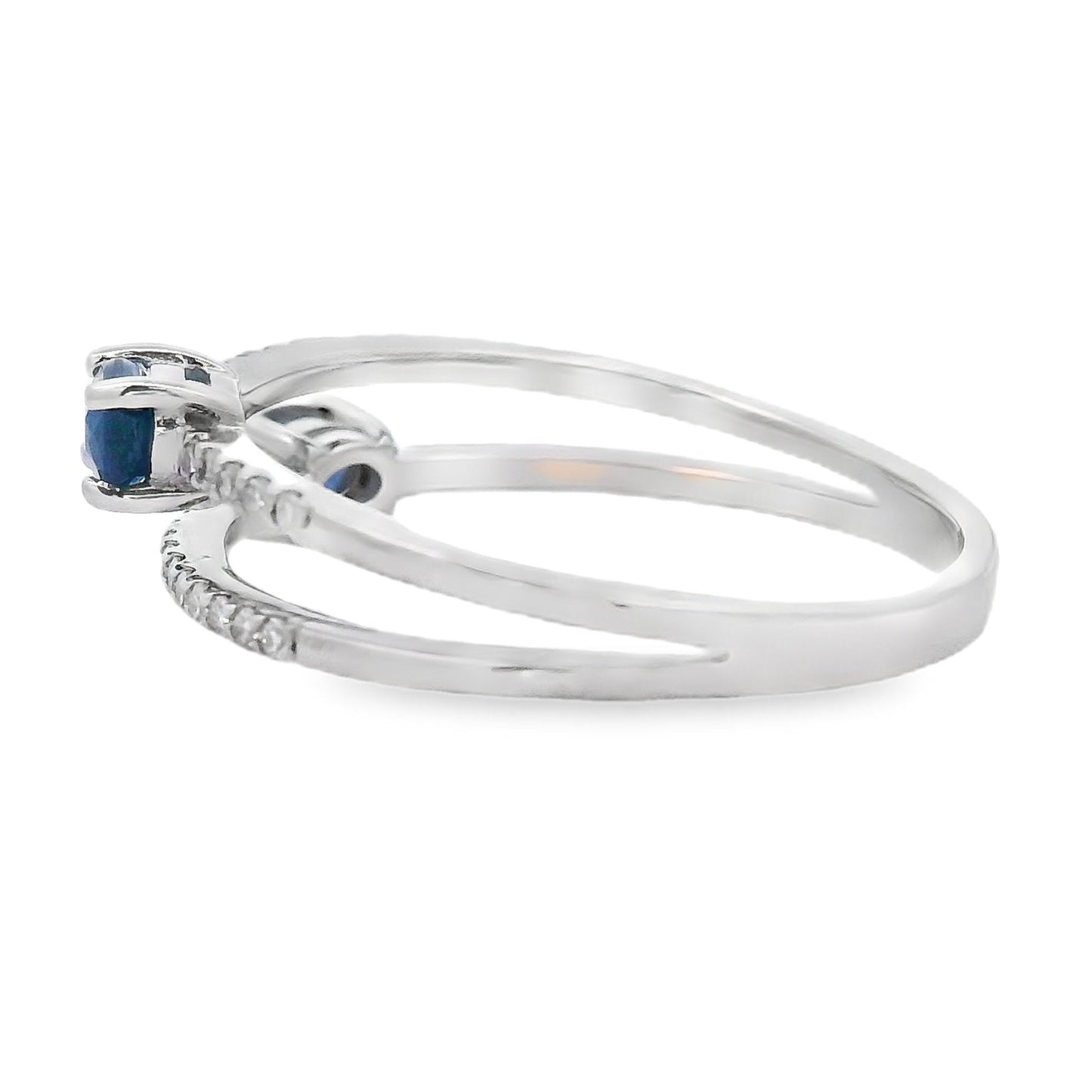 Bague en Saphir Naturel de 0,61 ct avec Diamants en Or Blanc 14KT