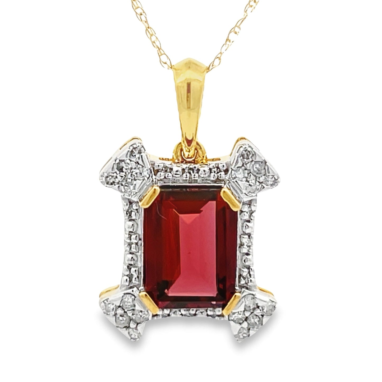 1.87ct Garnet and Diamond Pendant in 10KT Yellow Gold