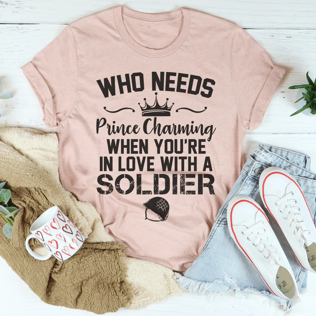 Amoureuse d'un Soldat Tee