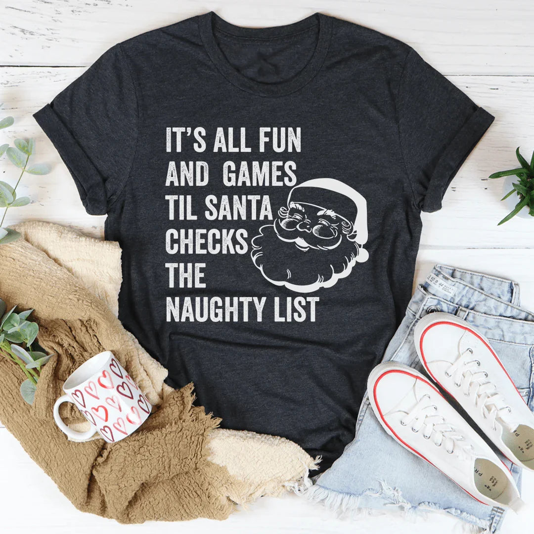 Todo es diversión y juegos hasta que Santa revise la lista de los niños traviesos.