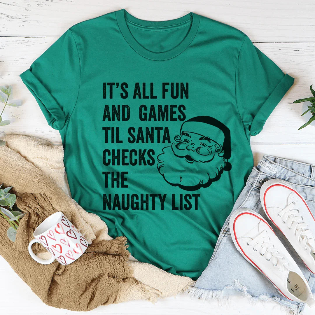 Todo es diversión y juegos hasta que Santa revise la lista de los niños traviesos.