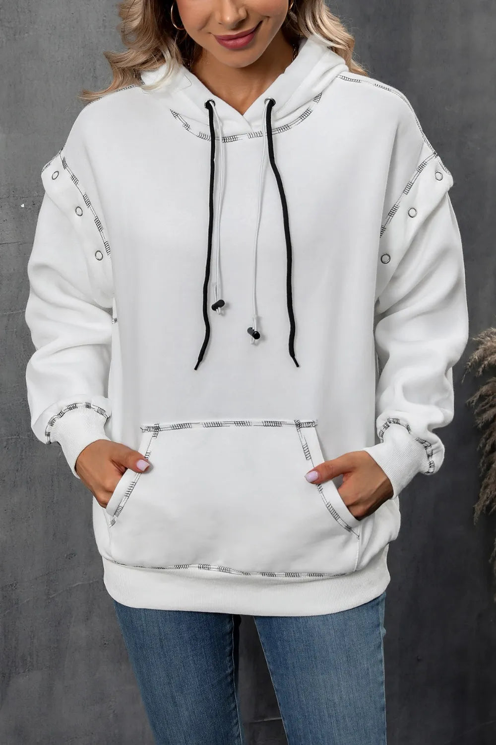 Hoodie à poche kangourou avec cordon de serrage Ivy Lane