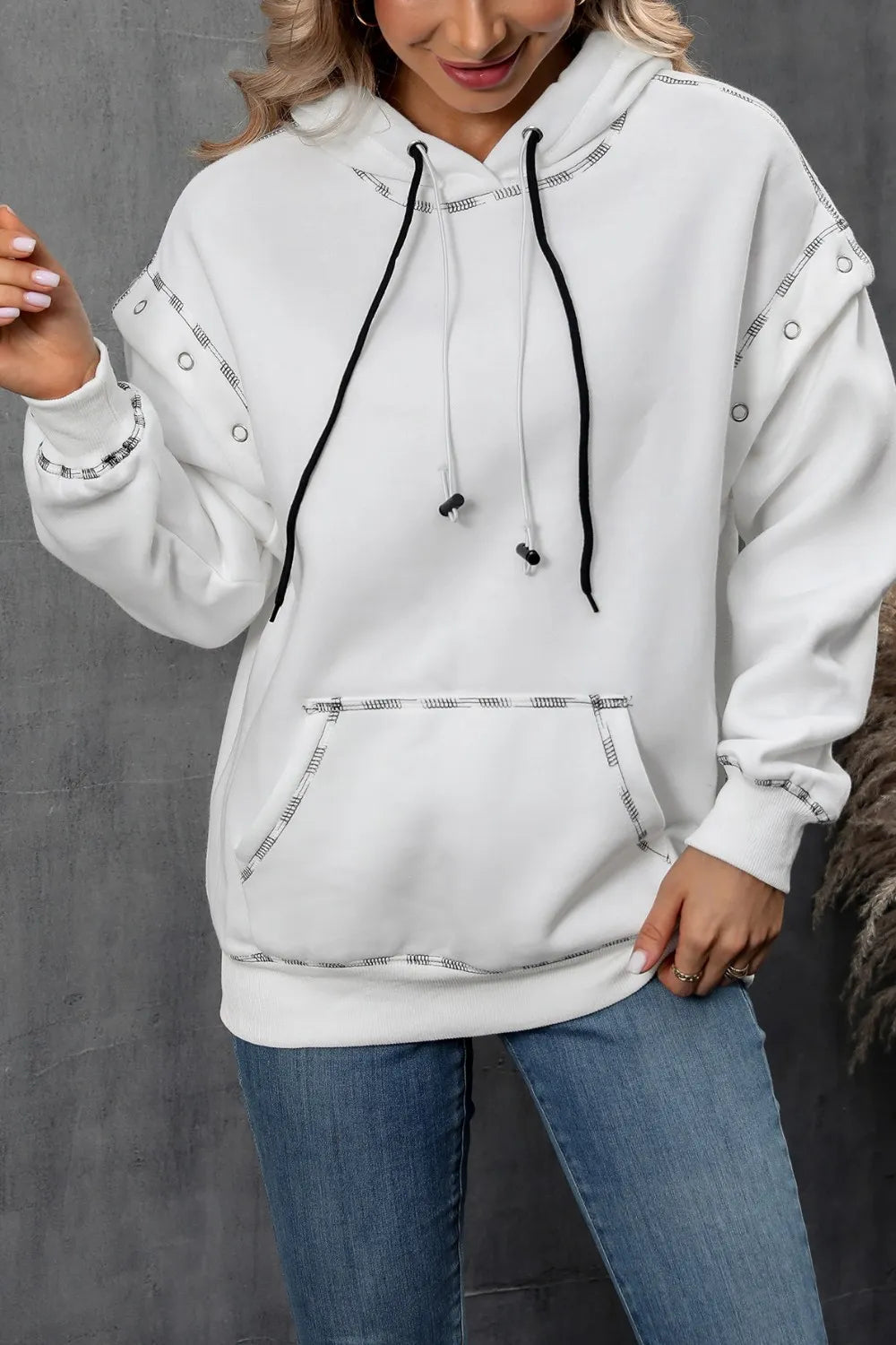 Hoodie à poche kangourou avec cordon de serrage Ivy Lane