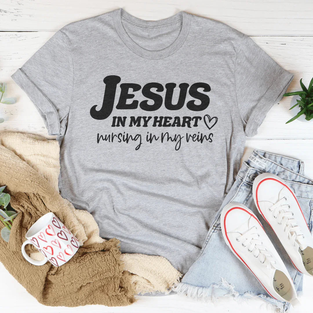 Camiseta de Enfermería Jesús en Mi Corazón