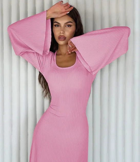 Vestido Elegante con Escote en U, Cordones en la Espalda y Mangas de Campana
