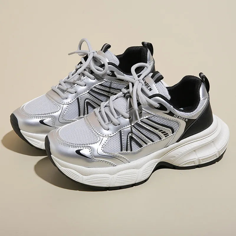 Zapatillas deportivas con plataforma y cordones