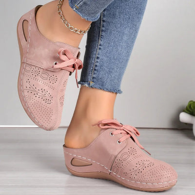 Sandales à talon compensé à lacets