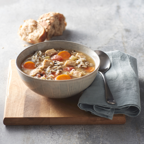 Soupe de poulet savoureuse et riz sauvage Progresso