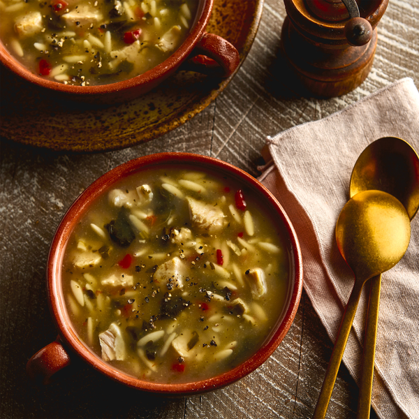 Sopa enlatada Progresso tradicional de pollo y orégano con limón