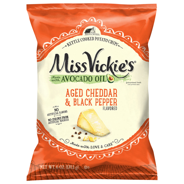 Papas fritas Miss Vickie's cocidas en olla con queso cheddar envejecido y pimienta negra