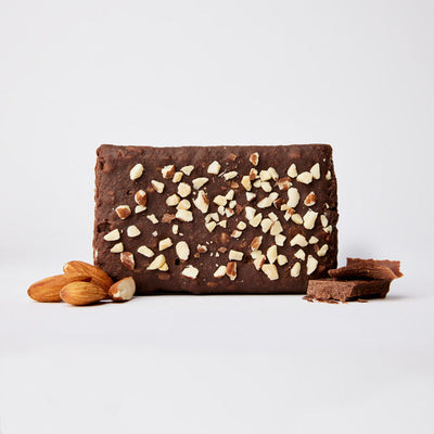 La barra de almendra con chocolate oscuro de GFB