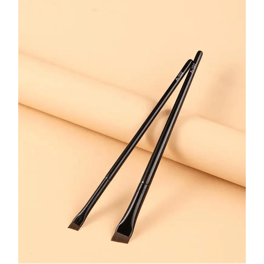 Lavish Style Angled Eyebrow and Eyeliner Brush