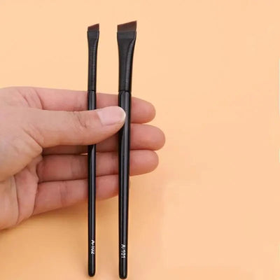 Lavish Style Angled Eyebrow and Eyeliner Brush