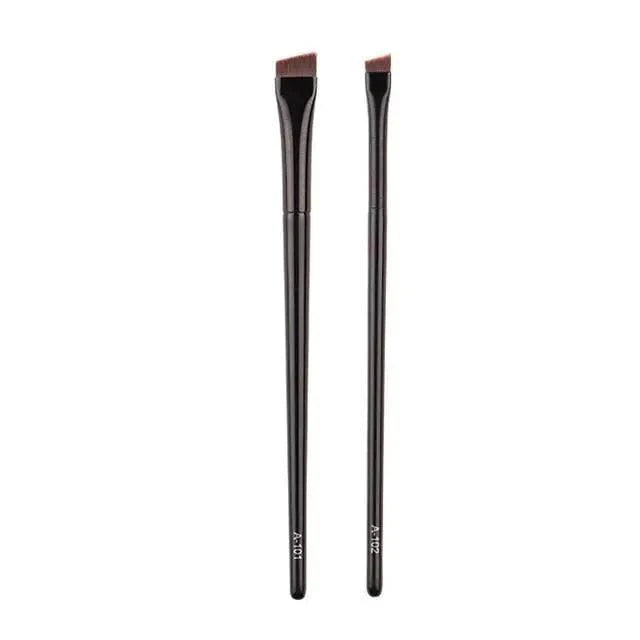 Lavish Style Angled Eyebrow and Eyeliner Brush